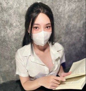 Để khuyến khích học sinh thi cử, cô giáo cho họ bú cu